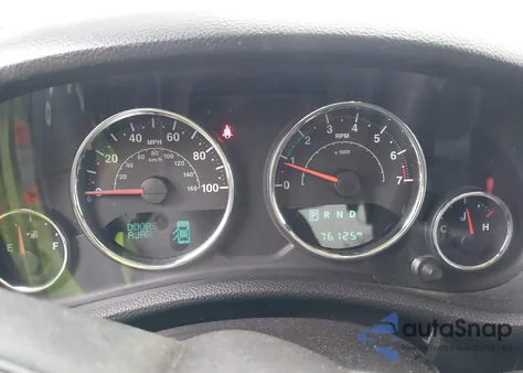 2015 Jeep Wrangler Unlimited Sahara z USA, uszkodzony, nr VIN 1C4HJWEG2FL622115